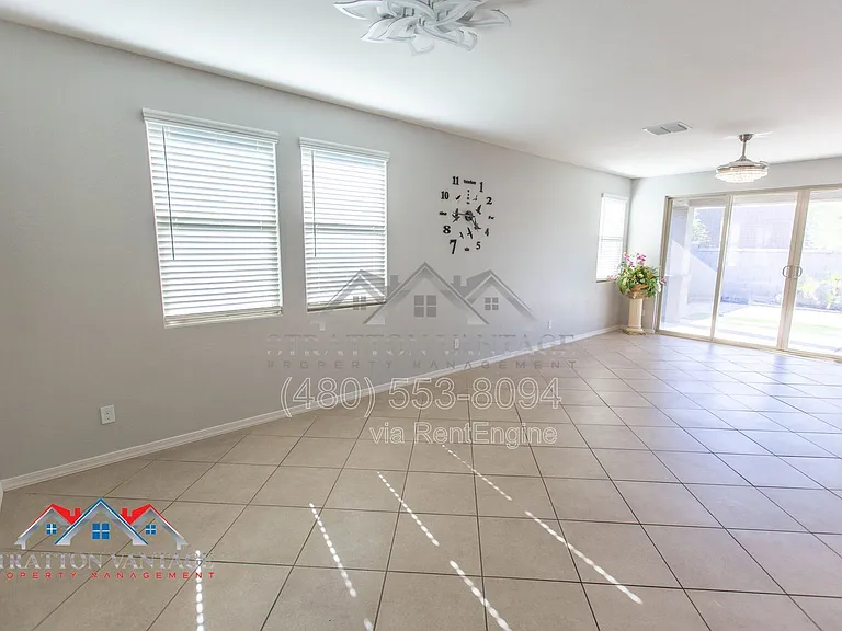 15244 W Moreland St — Photo 15