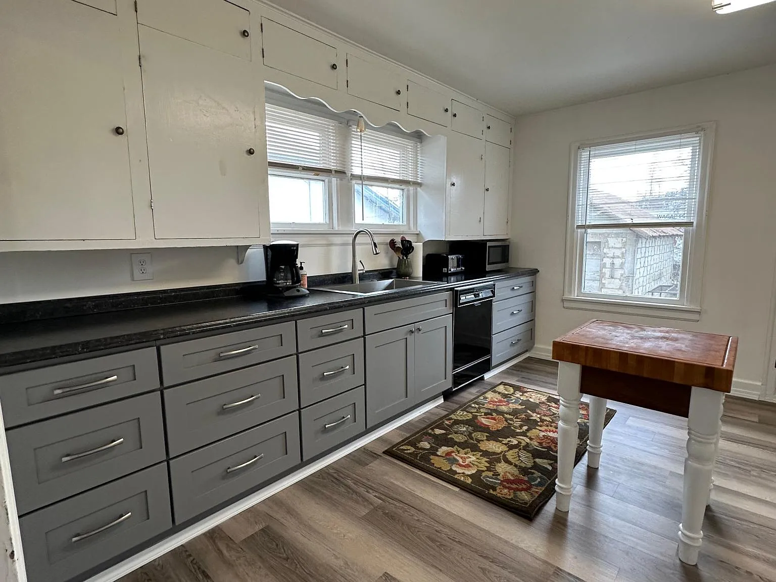 3 bed, 2052 sqft, $2,175 — Photo 2