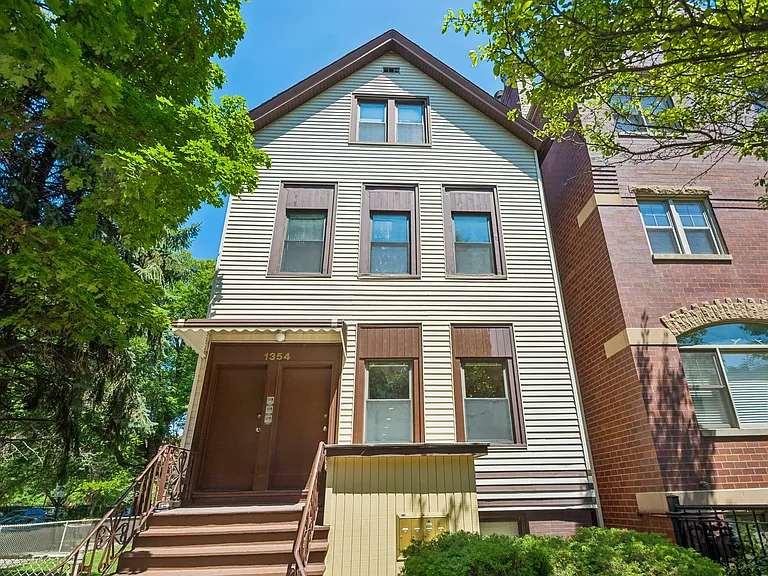 1354 W George St #1 — Photo 1