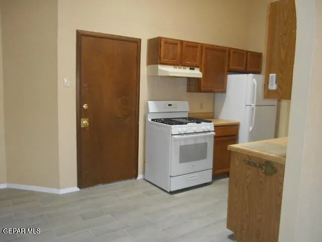 1836 Piedra Roja St — Photo 24