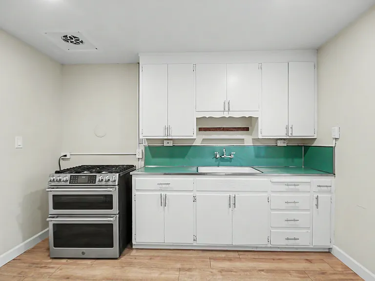 2839 Devonshire Ave #2839 — Photo 7