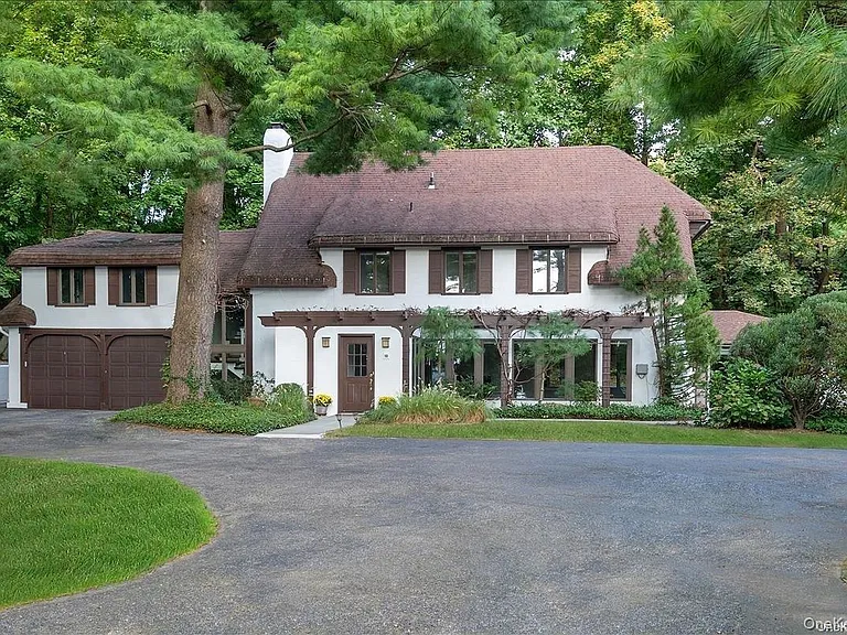 10 Plum Beach Point Rd — Photo 2
