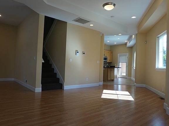 4th image of 12326 NE 7th Pl #123