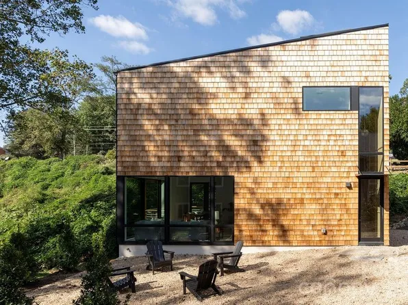 7 Haith Dr, Asheville, NC 28801