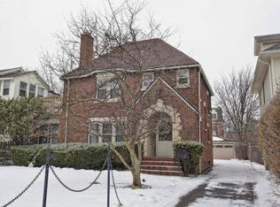 150 Atteridge Rd, Lake Forest, IL 60045