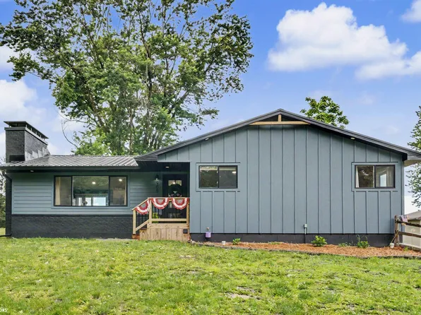 905 S Briarwood Ln, Mount Pleasant, IA 52641