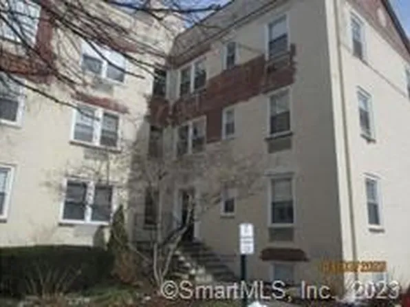 106 Woodside Green #2C, Stamford, CT 06905