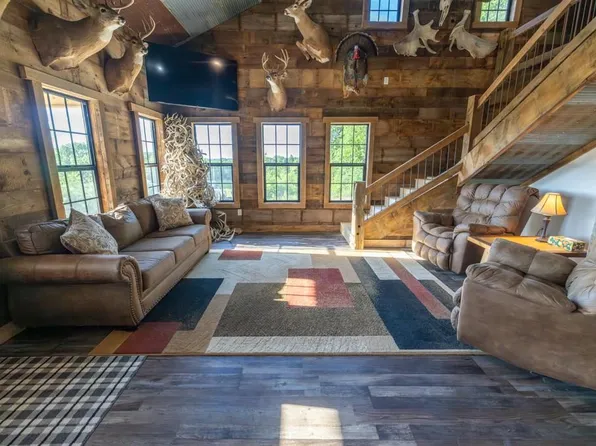18 NE 100th St, Spickard, MO 64679