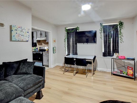 5th image of 2424 West Ave