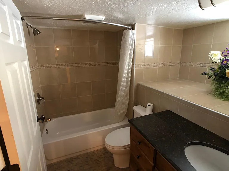 1024 E Hollywood Ave — Photo 13