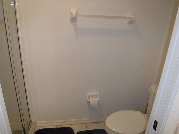 5th image of 3475 Lake Shore Dr APT 115