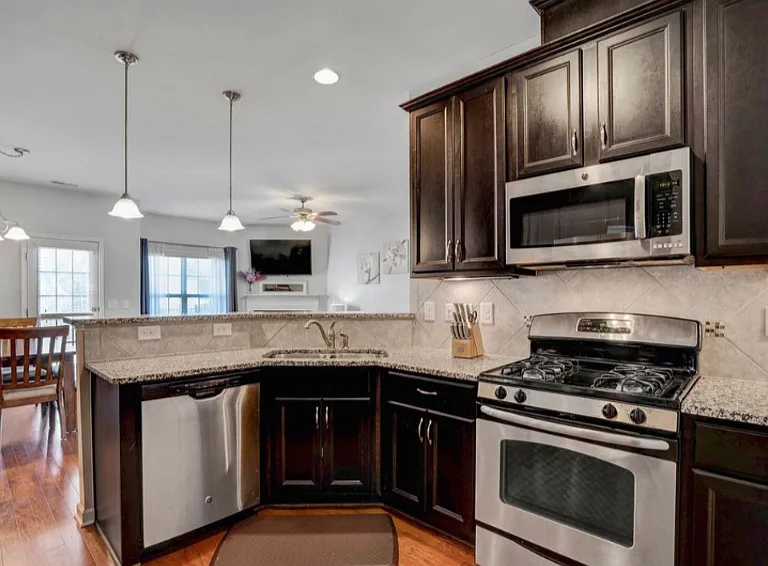 224 Beaconwood Ln — Photo 4