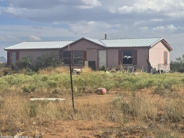 7572 Moonstone St, Las Cruces, NM 88012