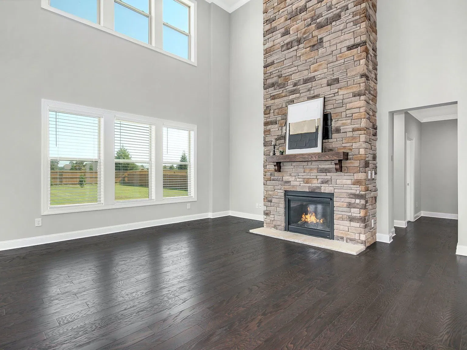 4 bed, 3.0 bath, 3306 sqft, $3,000 — Photo 2