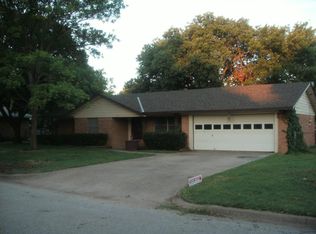 1425 Yucca St, Midlothian, TX 76065