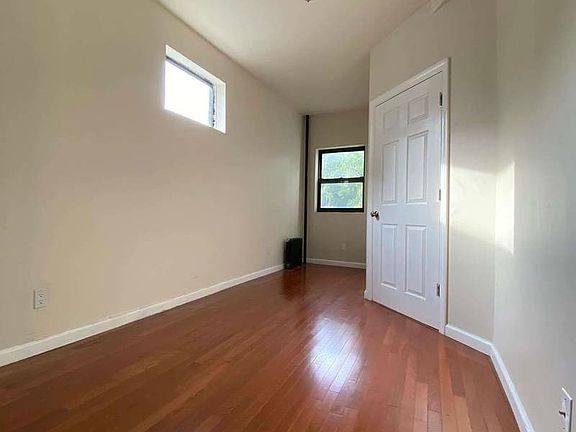4th image of 188 W 9th St APT 1A