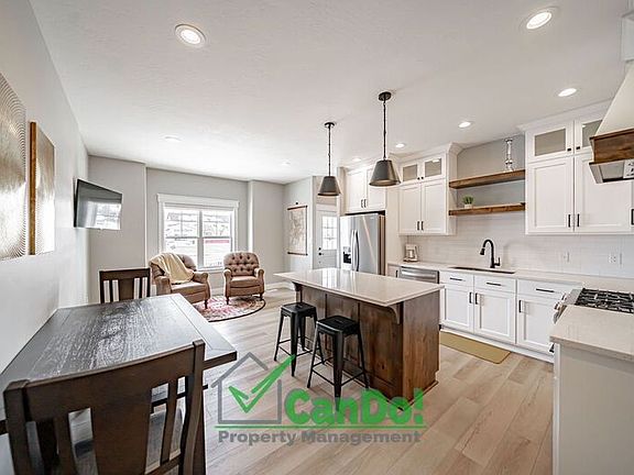 2nd image of 1491 Fremont Ave #1491