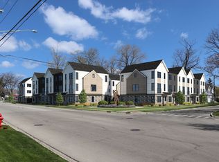Bloom Street Townhomes - 425 Bloom St, Highland Park, IL 60035