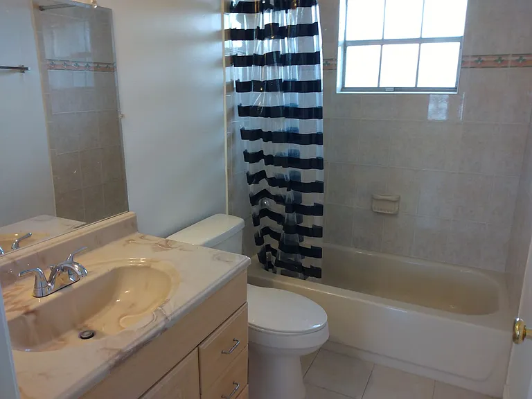 5076 Wellington Rd — Photo 12