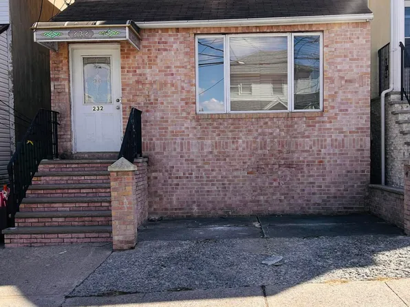 232 Hylan Blvd, Staten Island, NY 10305