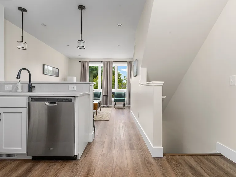 208 Gillis St #13 — Photo 34
