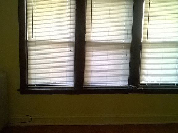 3rd image of 1636 W 89th St #2
