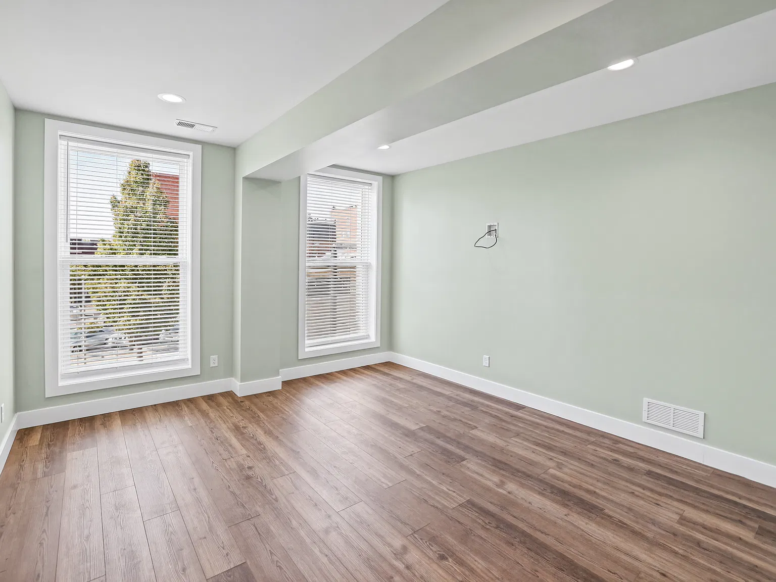 2 bed, 1221 sqft, $1,800 — Photo 1
