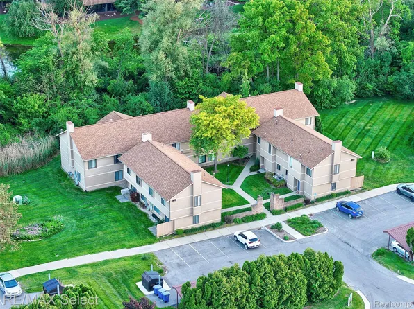 250 Briarcrest Dr Unit 130, Ann Arbor, MI 48104