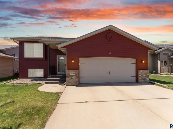 4809 S Klein Ave, Sioux Falls, SD 57106