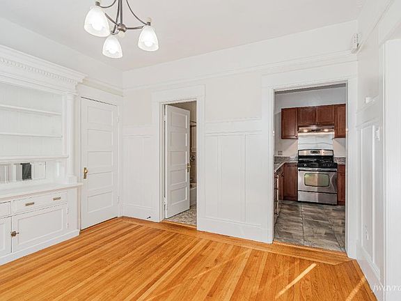 5th image of 2400 Van Ness Ave APT 18