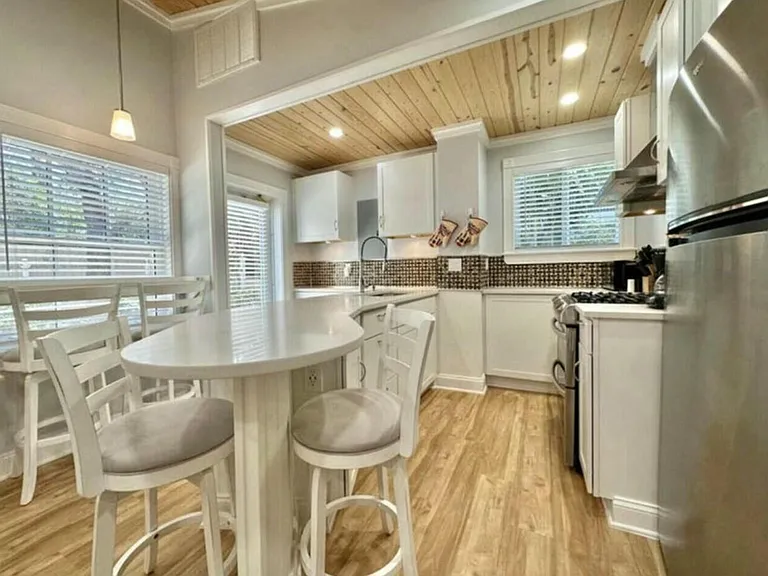 698 Forsyth St #2 — Photo 15