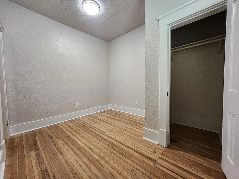 1000 Carteret Ave #8 — Photo 11