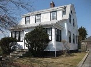 314 Scally Pl, Westbury, NY 11590