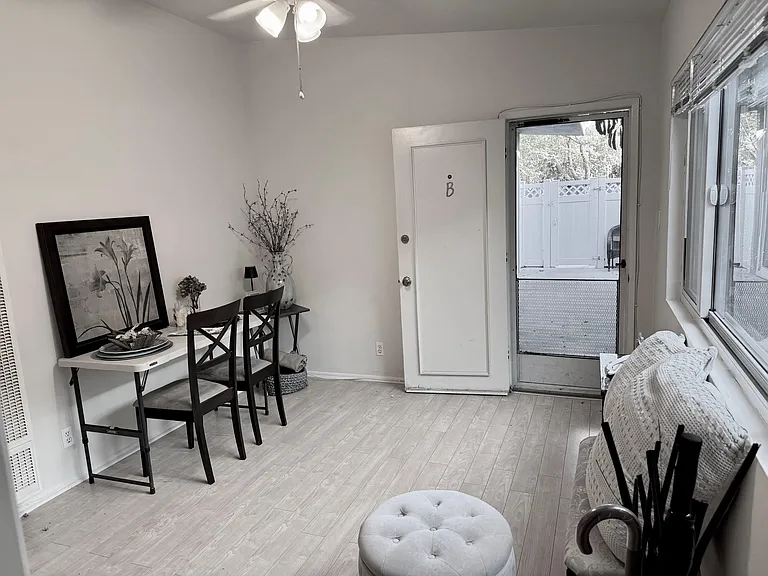 10519 Chandler Blvd #B — Photo 4