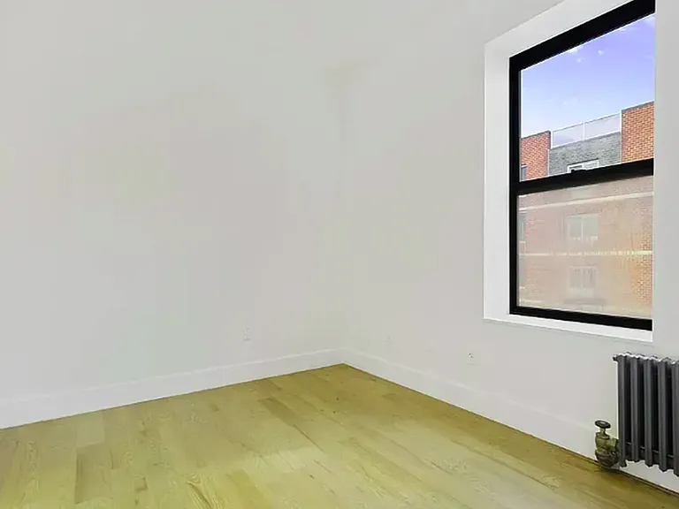 260 W 16th St #4B — Photo 4