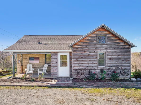N651 N 2nd St, Watertown, WI 53098