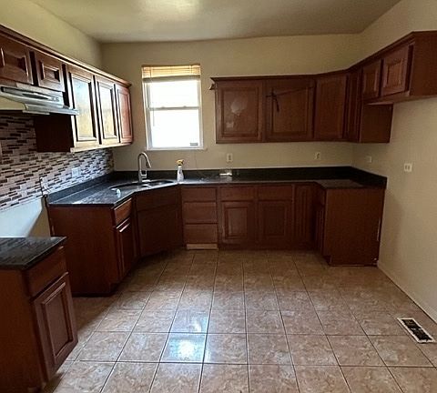 4th image of 7528 S Saint Lawrence Ave