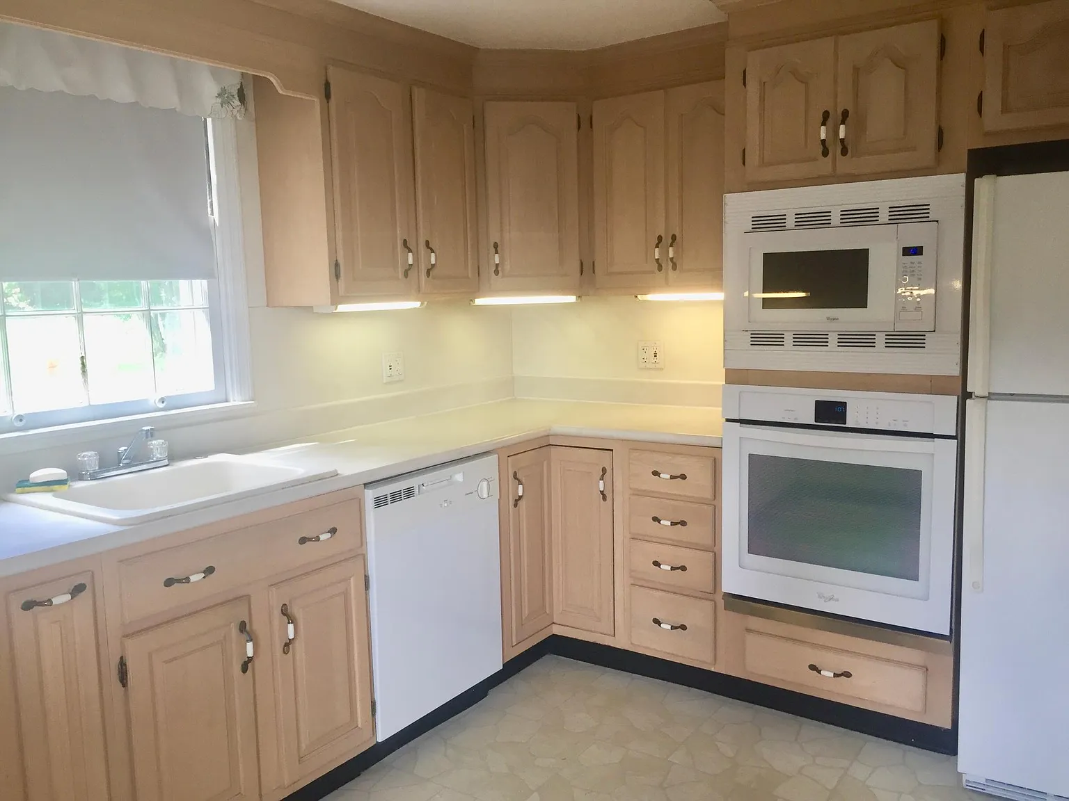 3 bed, 1725 sqft, $2,300 — Photo 3