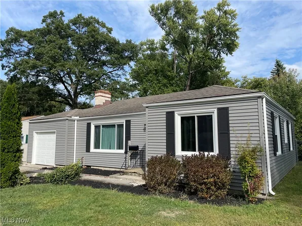 825 Birchwood Dr, Willoughby, OH 44094