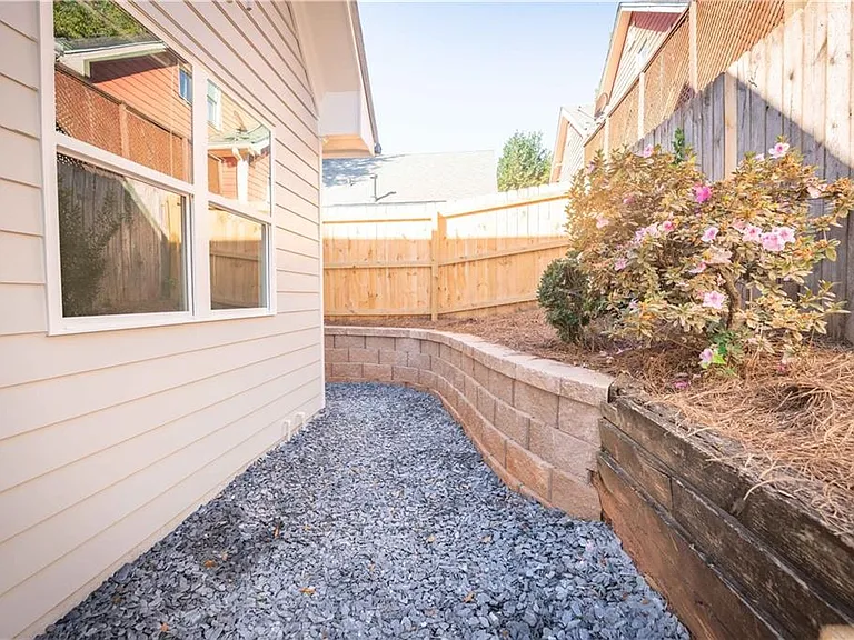 606 Glenwood Pl SE #A — Photo 13