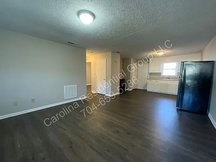 322 E Sumter St #4 — Photo 3