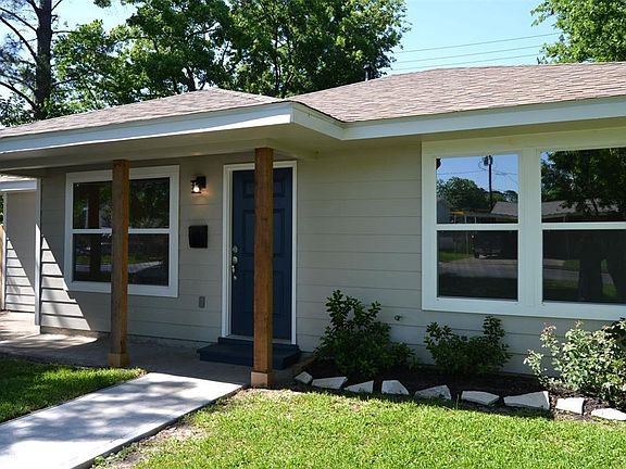 3rd image of 2407 McNay Dr