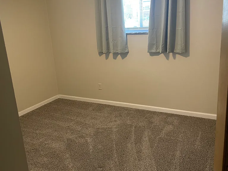 1223 Elm Dr #LL — Photo 4