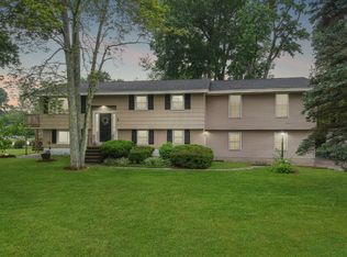 5 Dean Ave, Salem, NH 03079