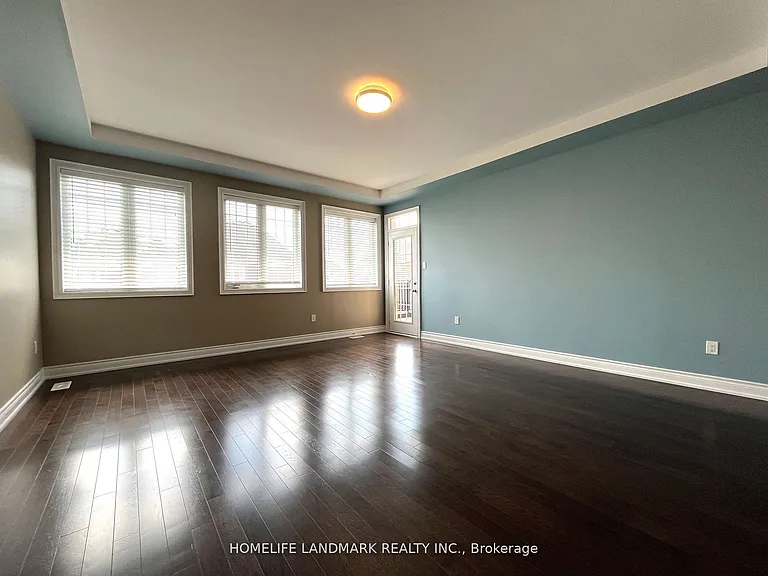39 Larkin Ave — Photo 22