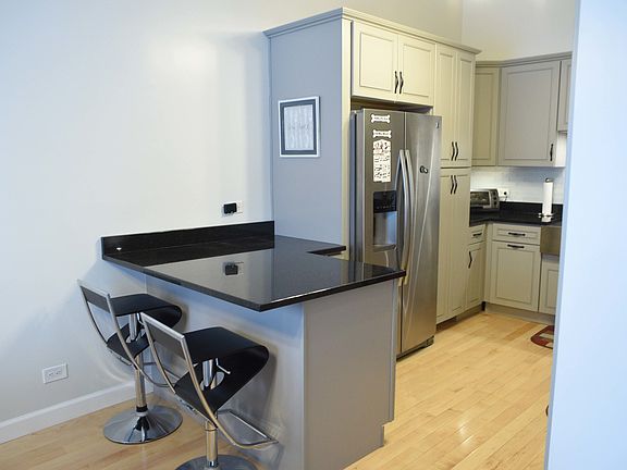 4th image of 628 Forum Dr