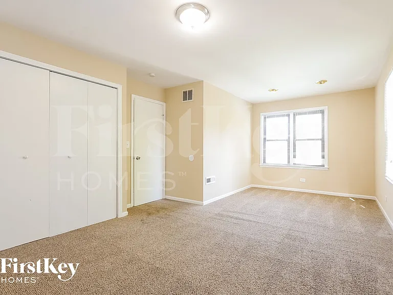 723 Fulton Ave — Photo 8