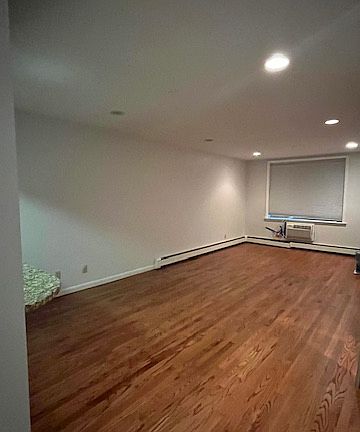 4th image of 3614 Johnson Ave #1AA