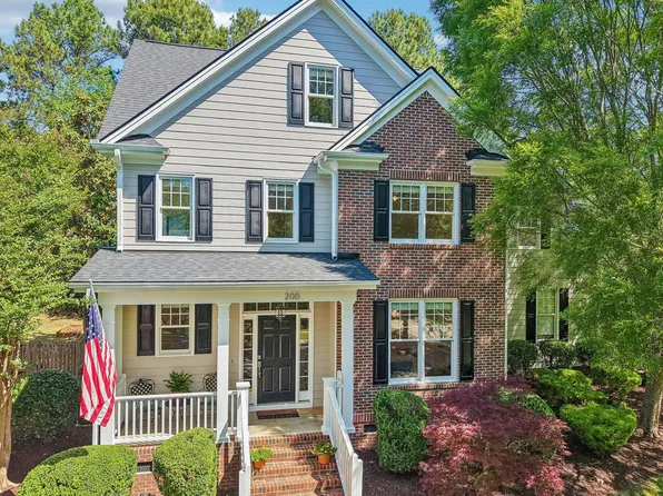200 Avent Meadows Ln, Holly Springs, NC 27540