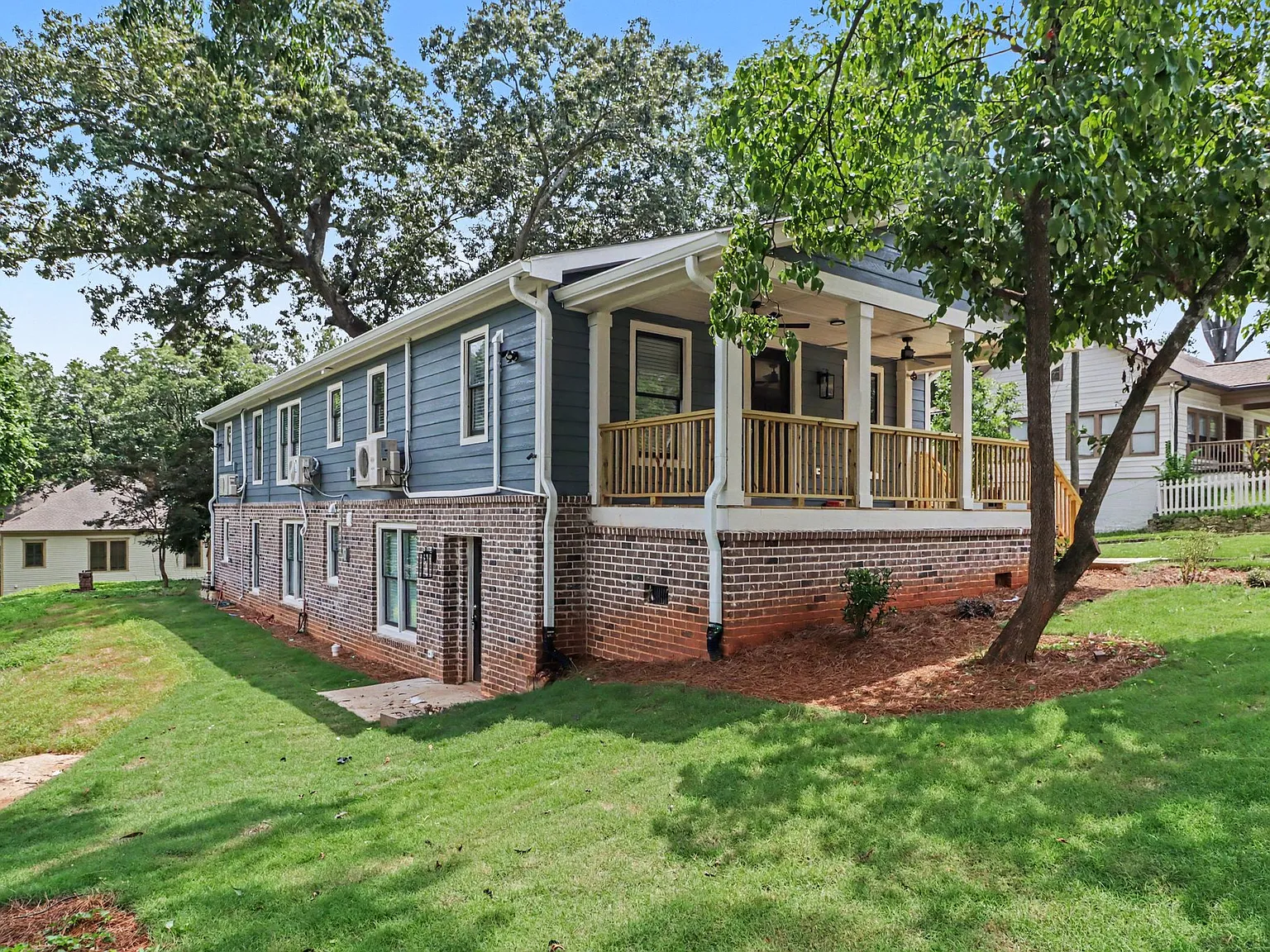 2 bed, 1000 sqft, $2,100 — Photo 3